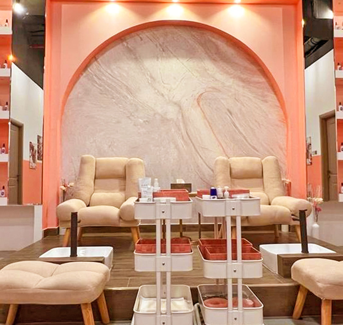 AM Grace & Glam Ladies Cosmetic & Personal Care Center