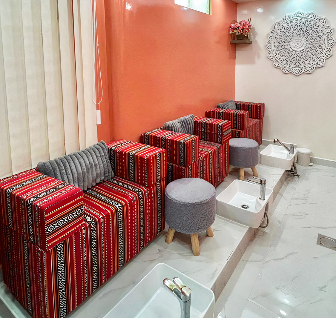 Aurelia Ladies Salon