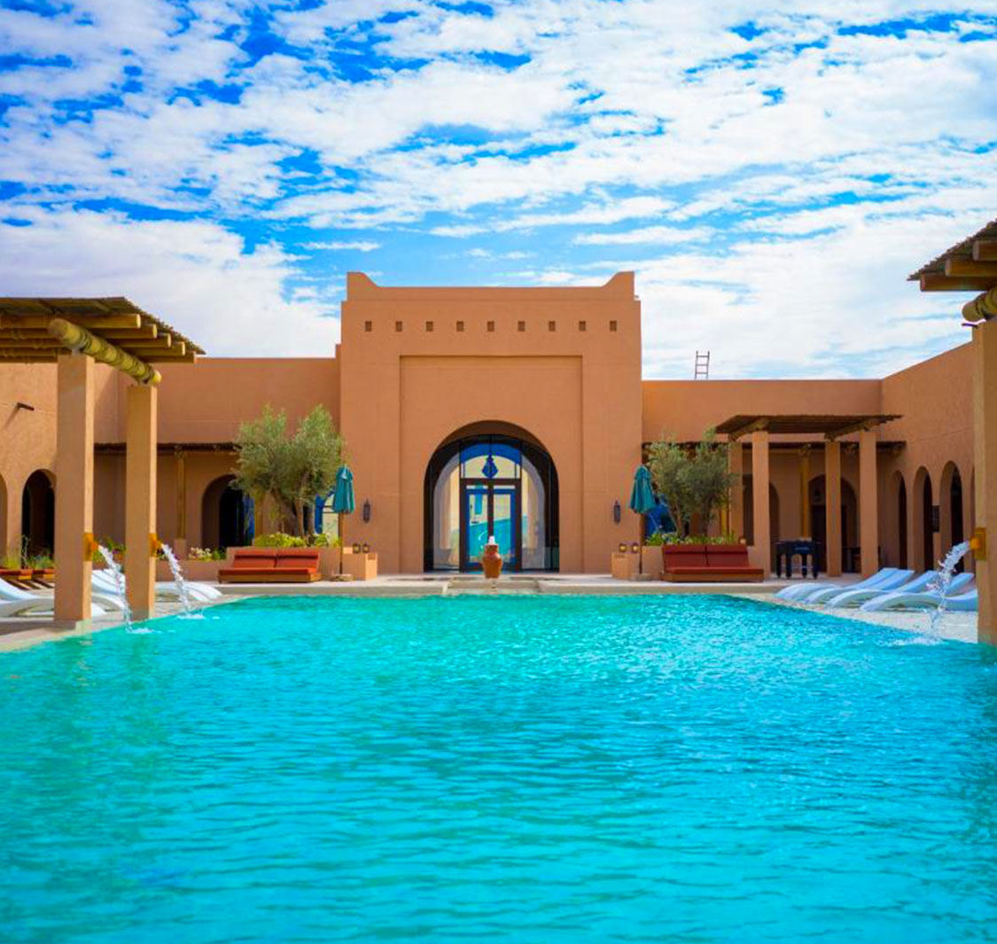 Bab Al Nojoum Bateen Liwa