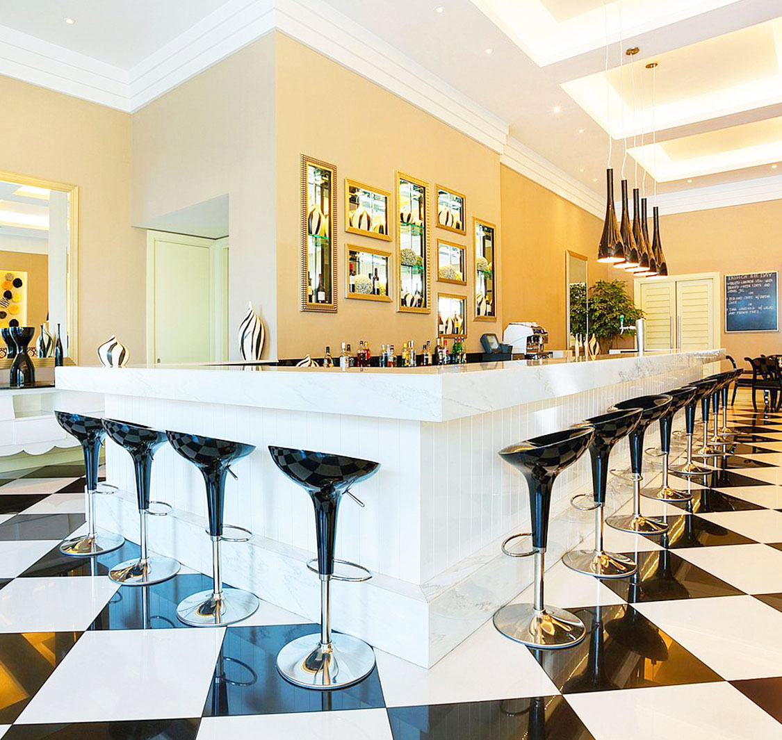 Bistro Domino