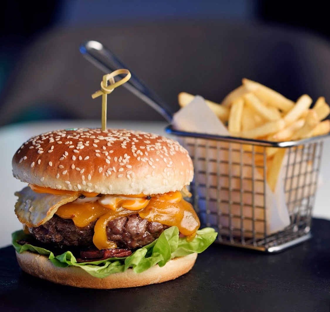 Blu Sky Lounge & Grill