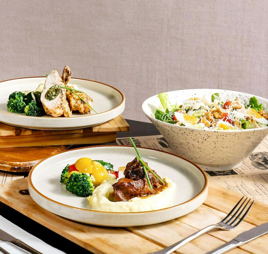 CALI Kitchener Rd - Restaurant & Bar