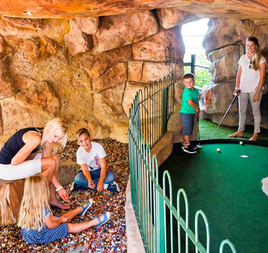 Cave Golf @ Scratch Patch Mineral World