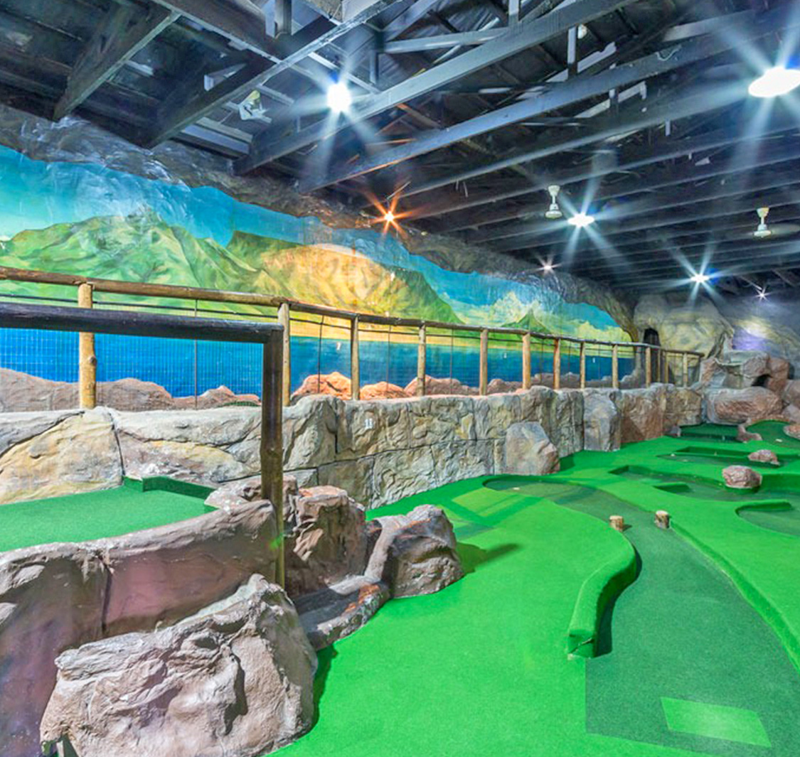 Cave Golf @ Scratch Patch Mineral World