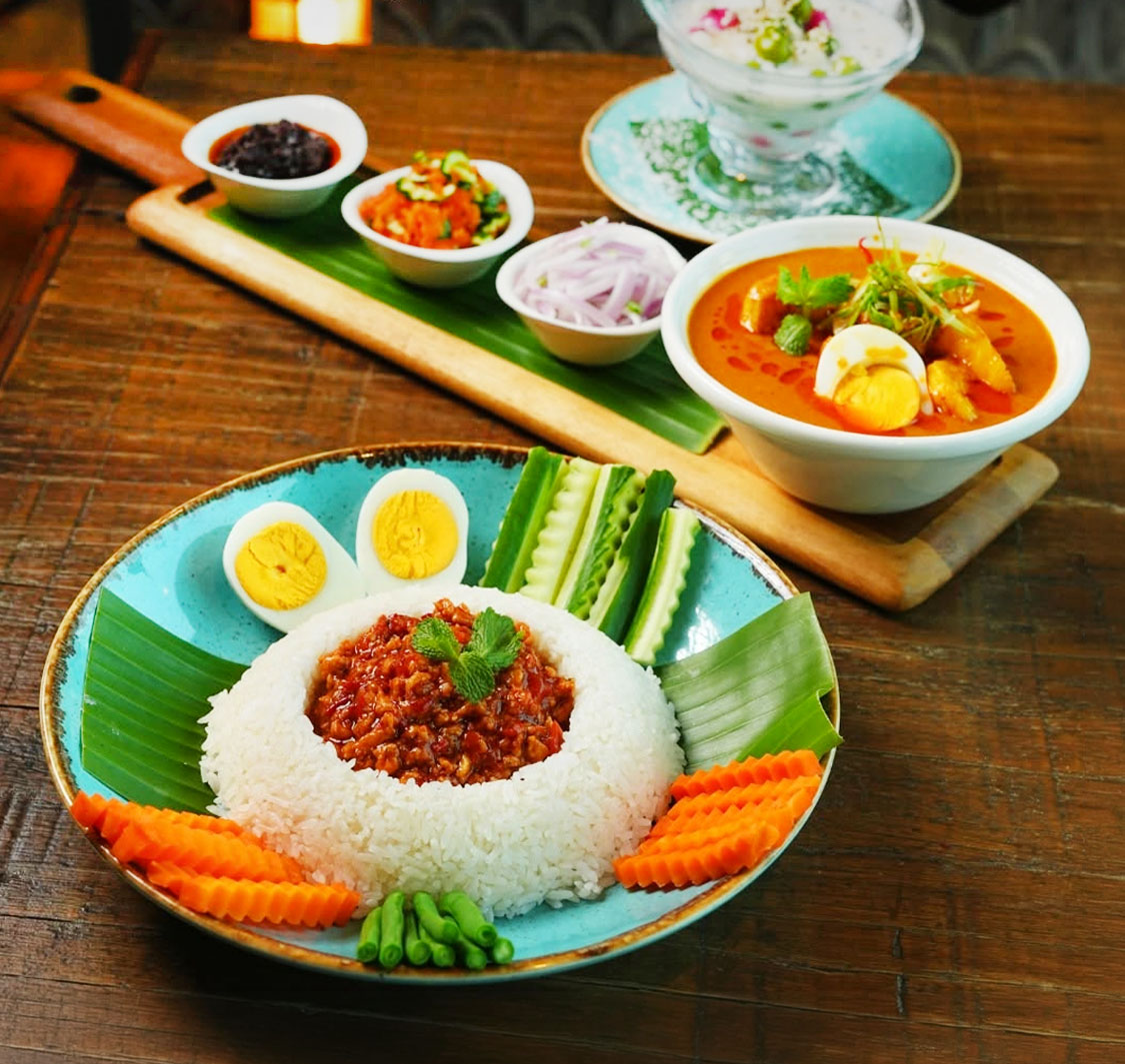 Charm Thai Lounge & Restaurant