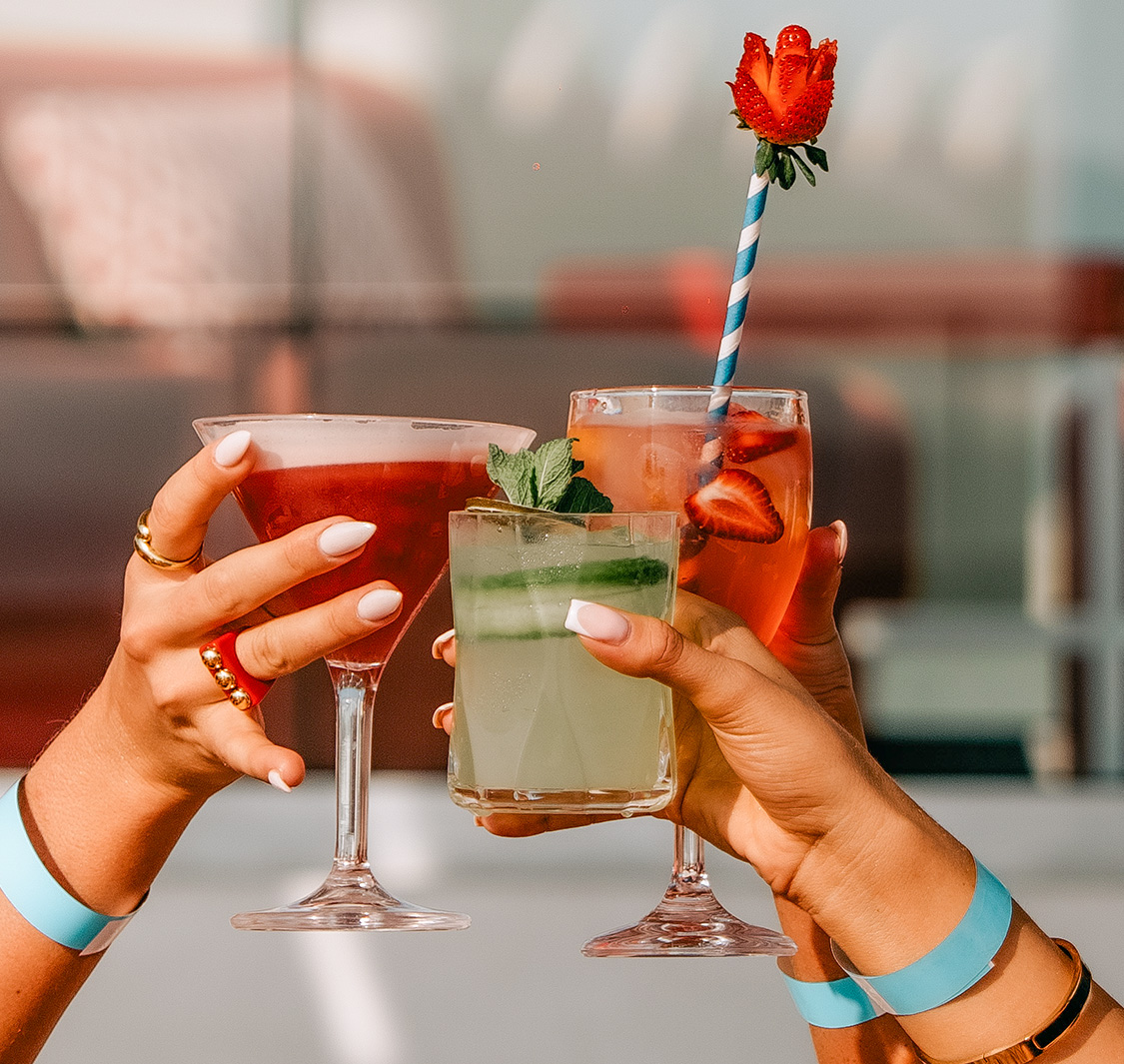 China White Sky Pool & Bar