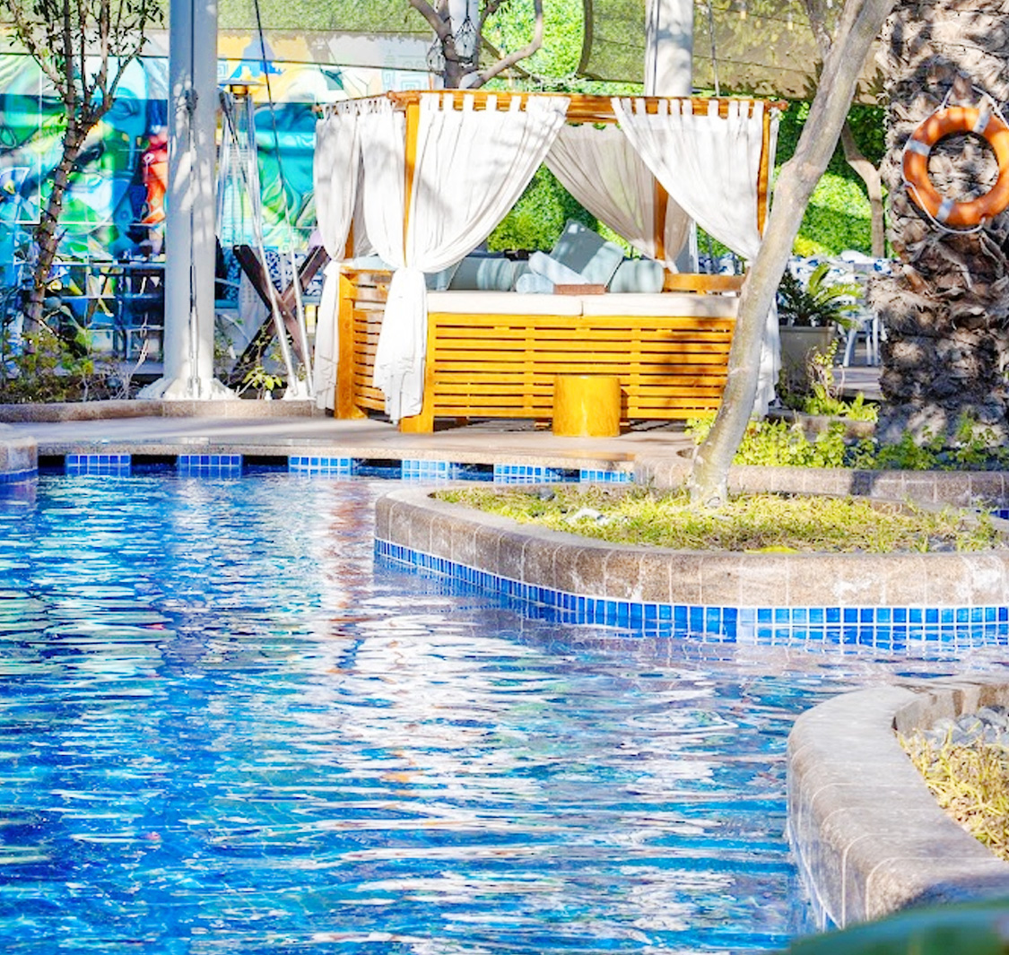Conrad Dubai - Pool