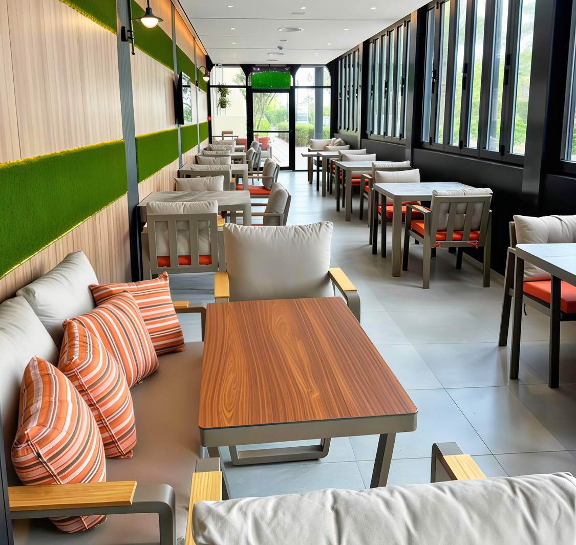 Distrikt Cafe & Lounge