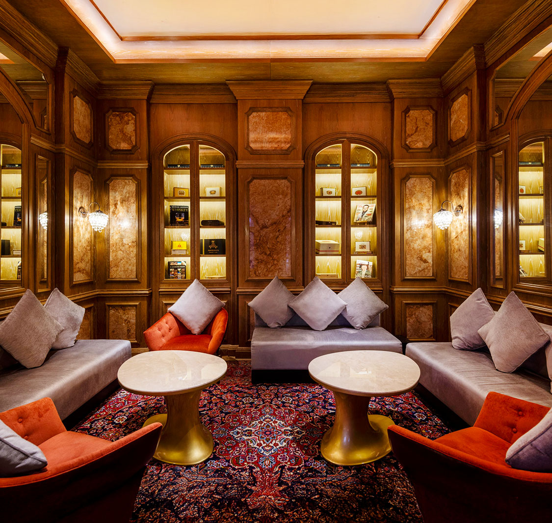 El Cedro Lounge