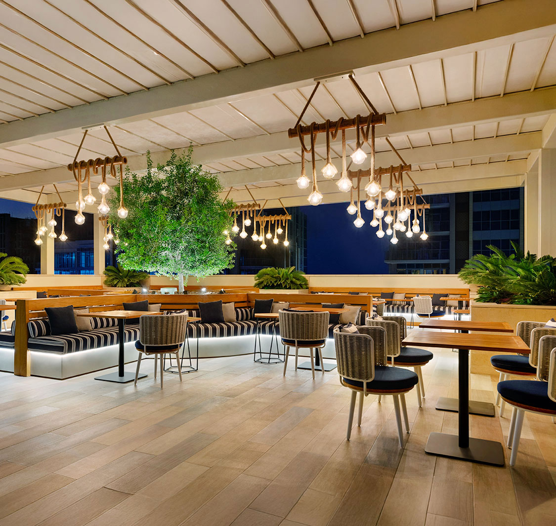 Esperia Bistro & Rooftop Lounge