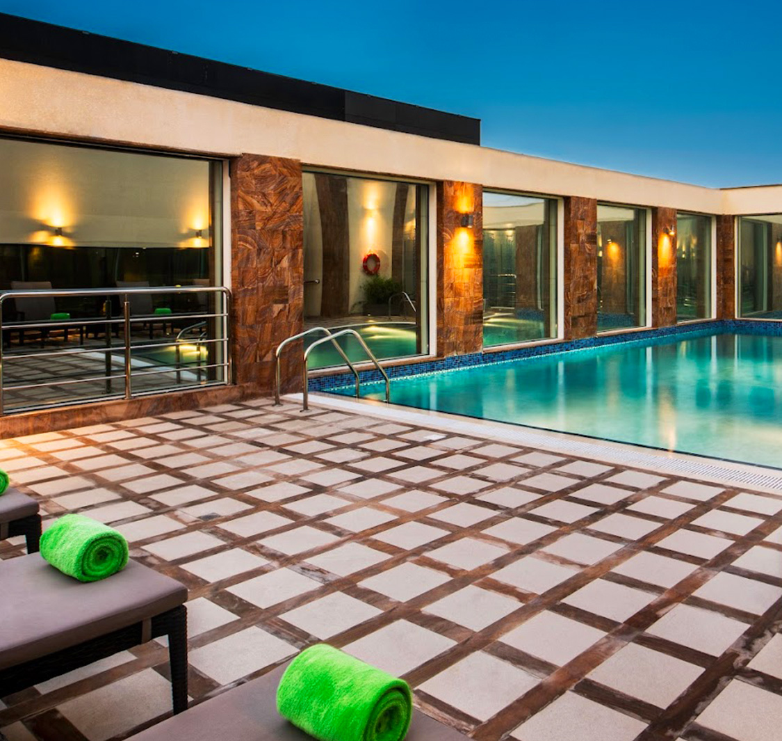 Golden Tulip Doha Pool