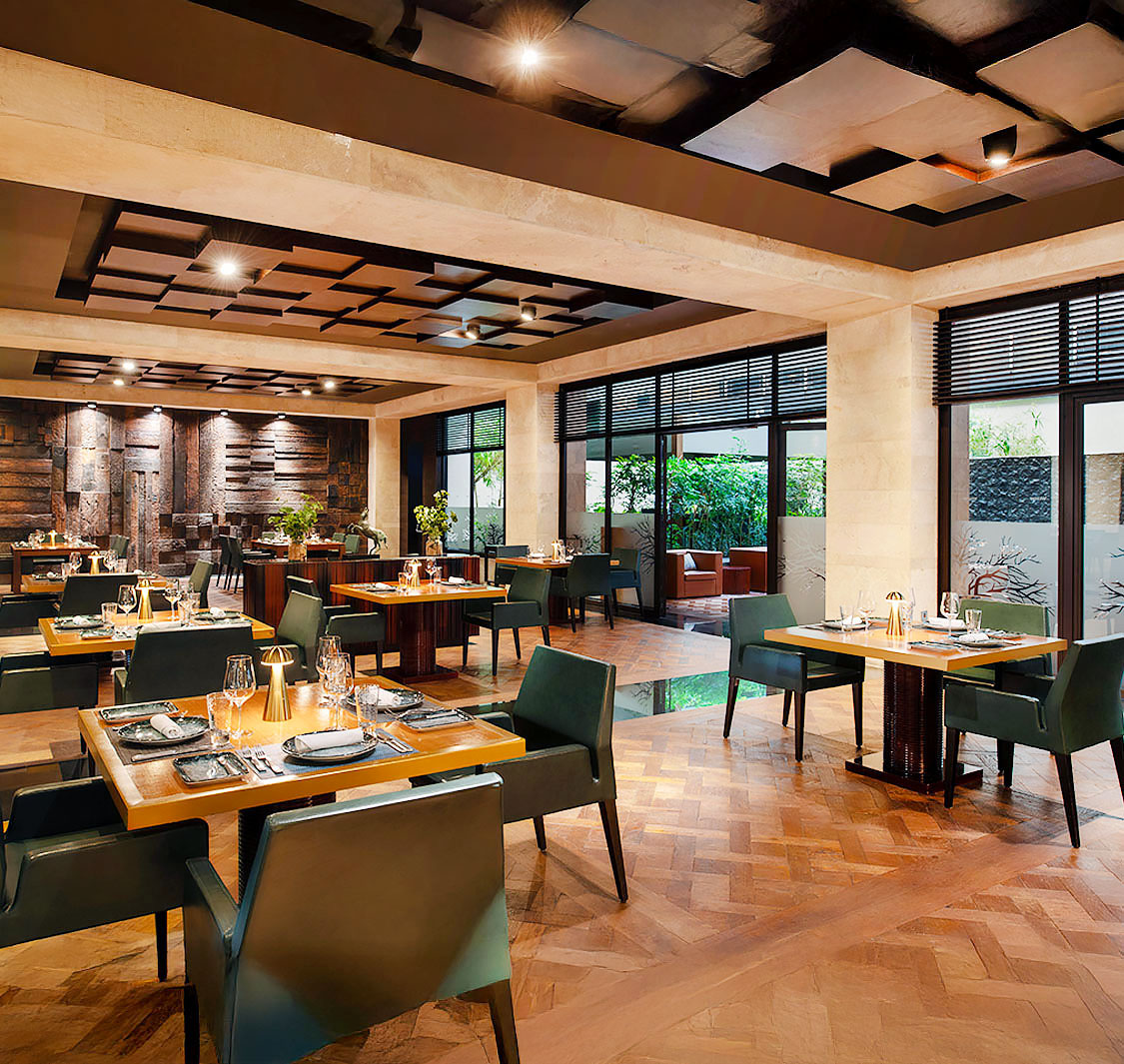 Hunters Room & Grill