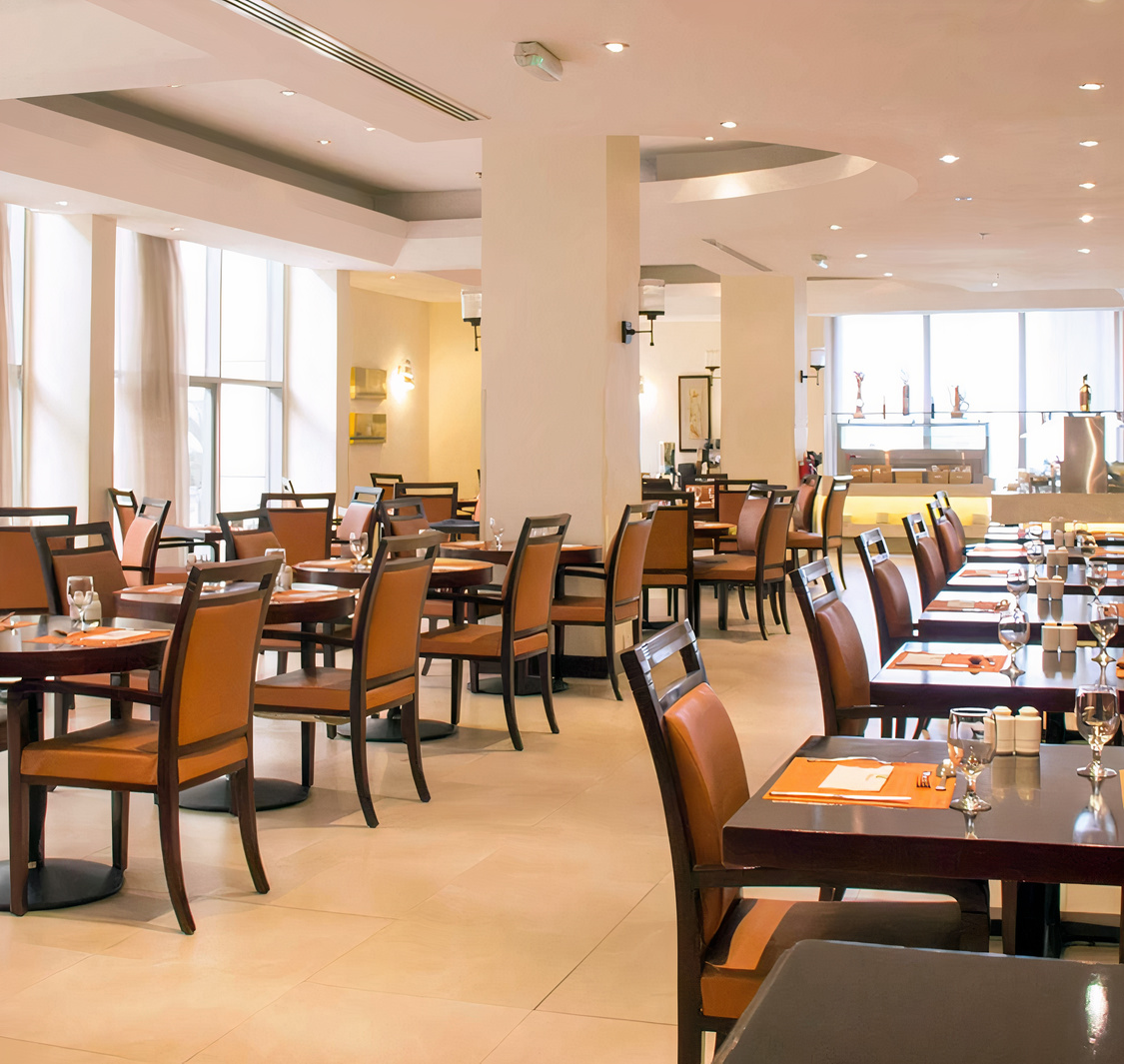 مطعم لا بيازا 