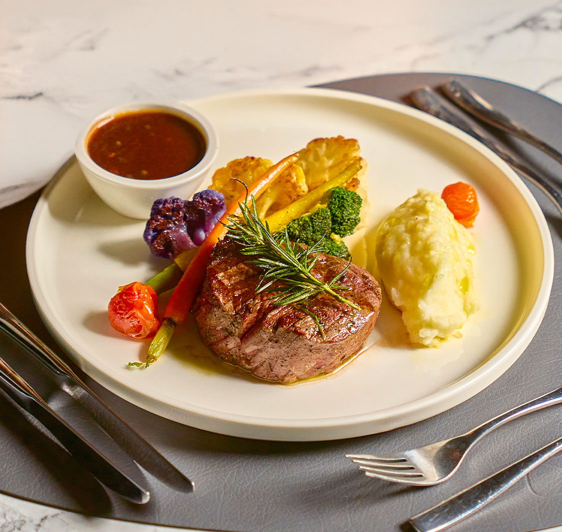 Lakehouse Bistro