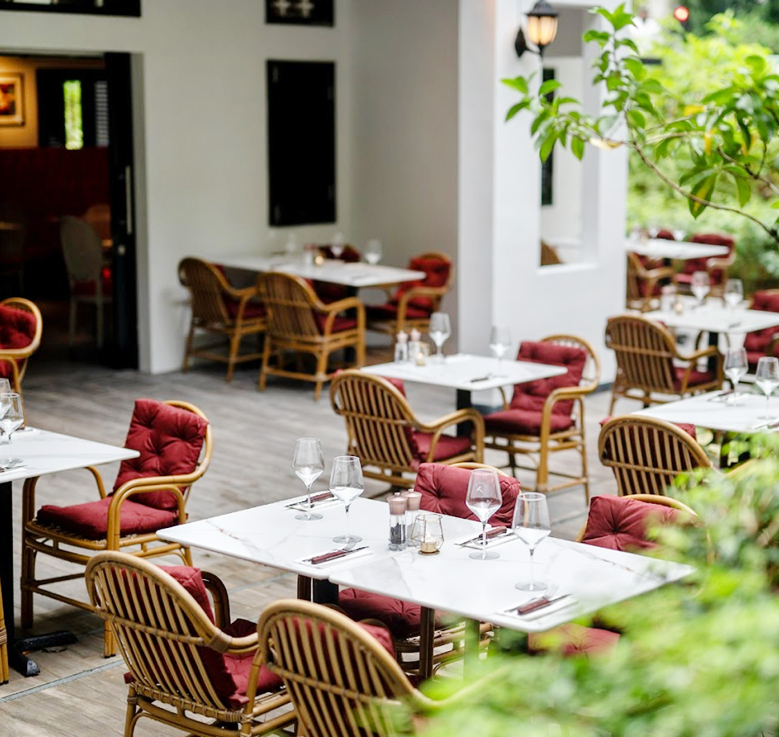 Les Bouchons at Rochester Commons