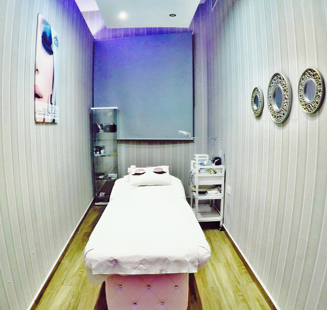 Luxury Harrods Beauty and Spa