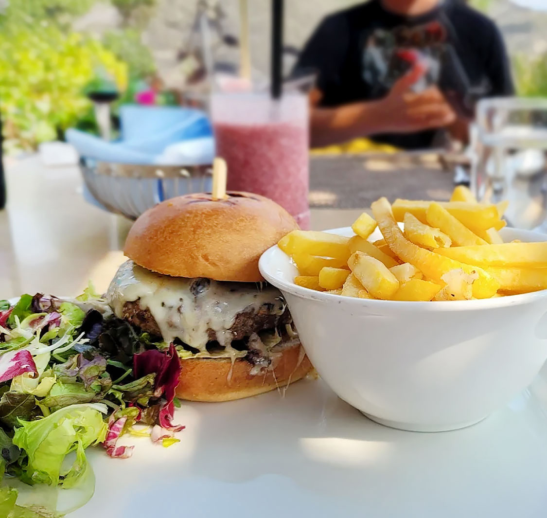 Maui Beach Restaurant & Bar