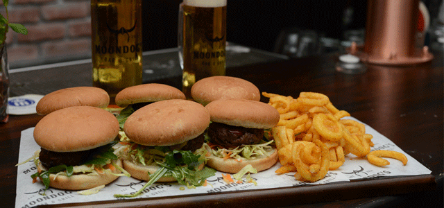 Moondog's Bar & Grill