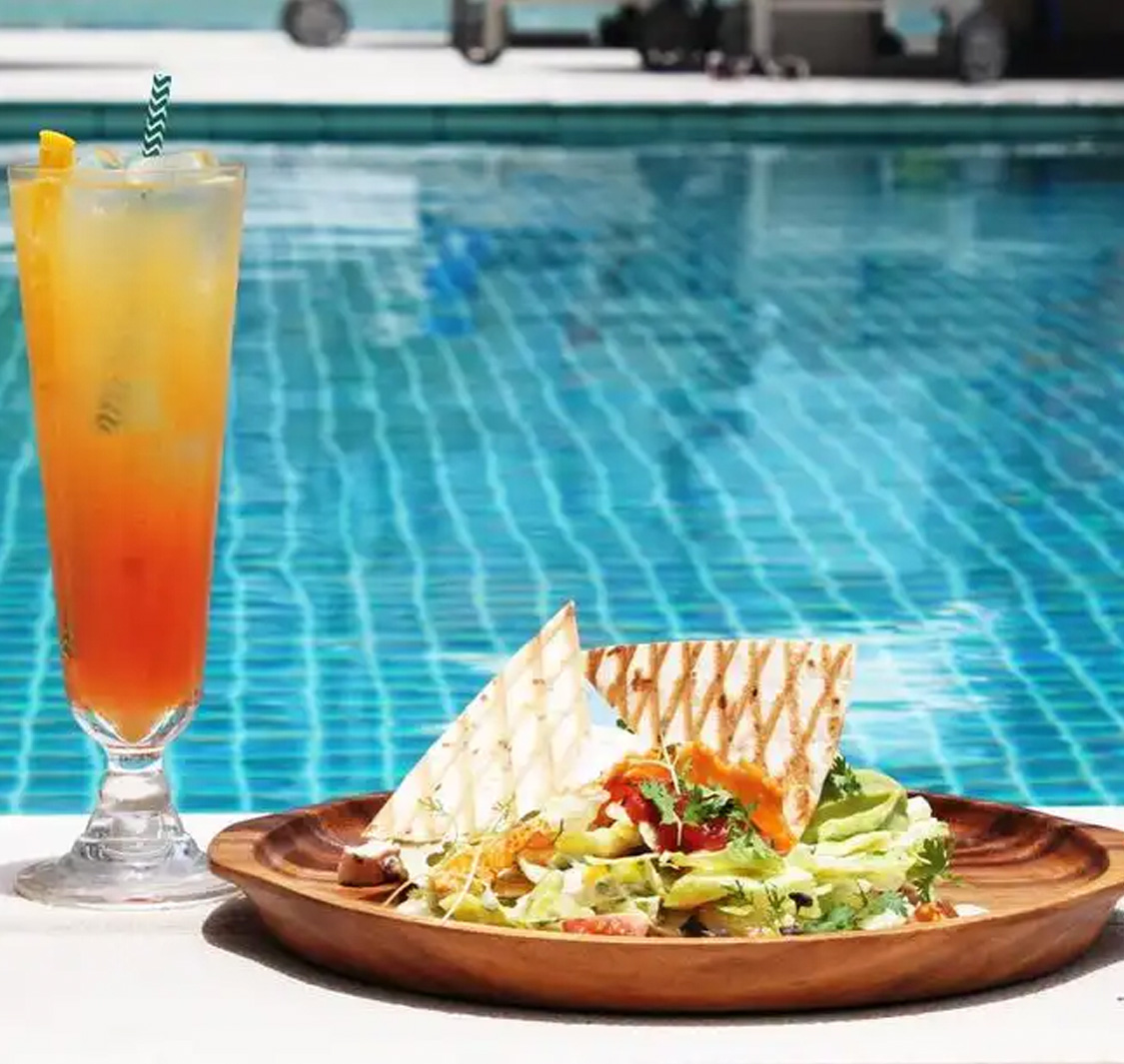 Mosaic Pool Lounge & Bar