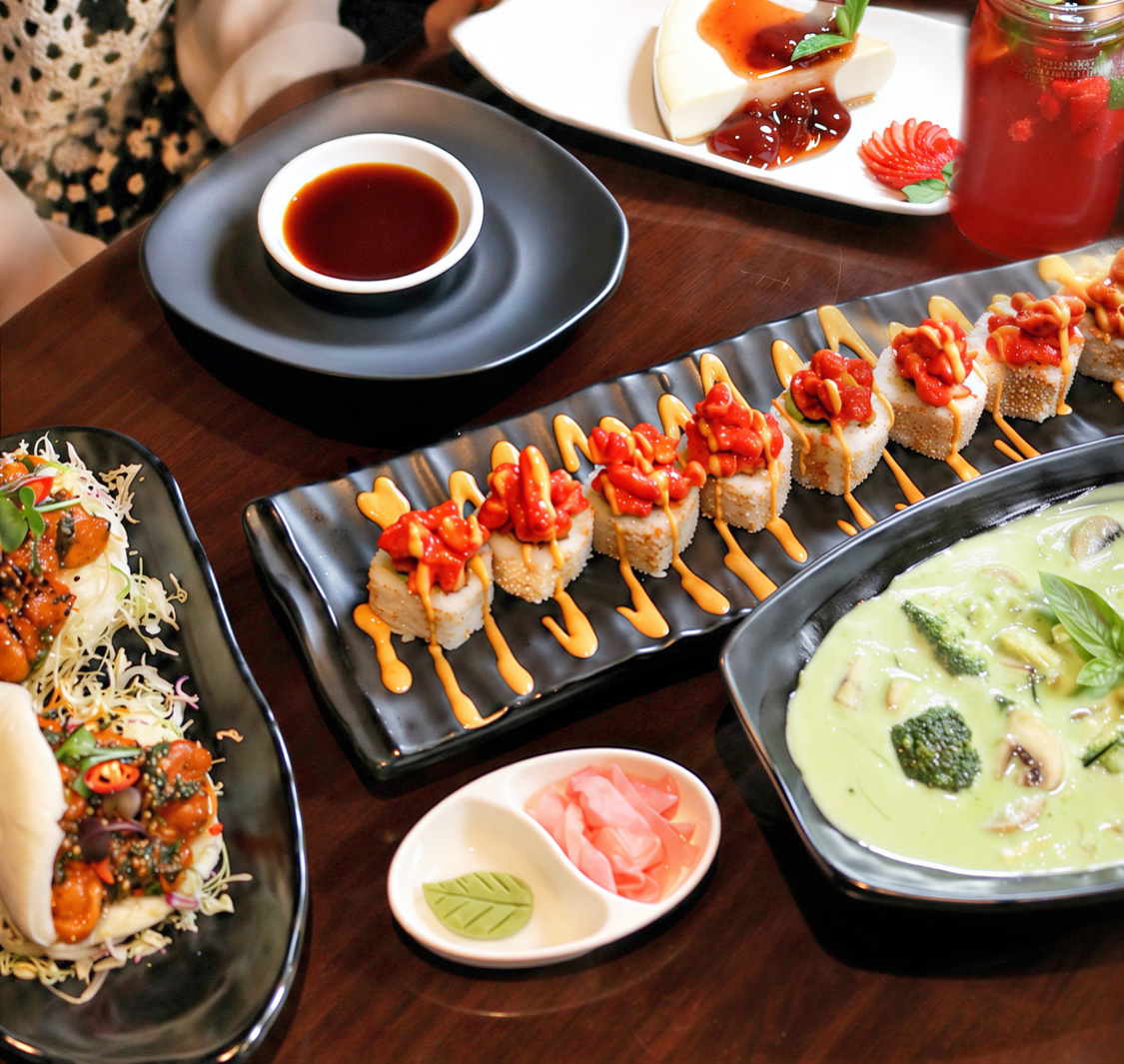 Moshi - Momo & Sushi