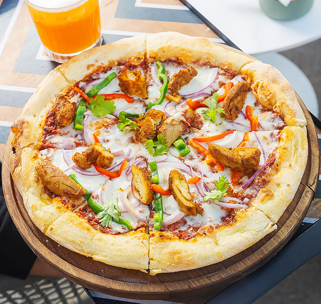 Orange Feels Bar & Shisha Lounge