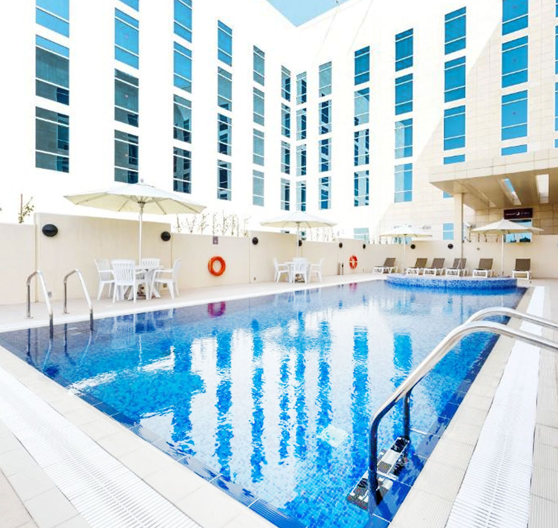 مسبح فندق بريمير إن