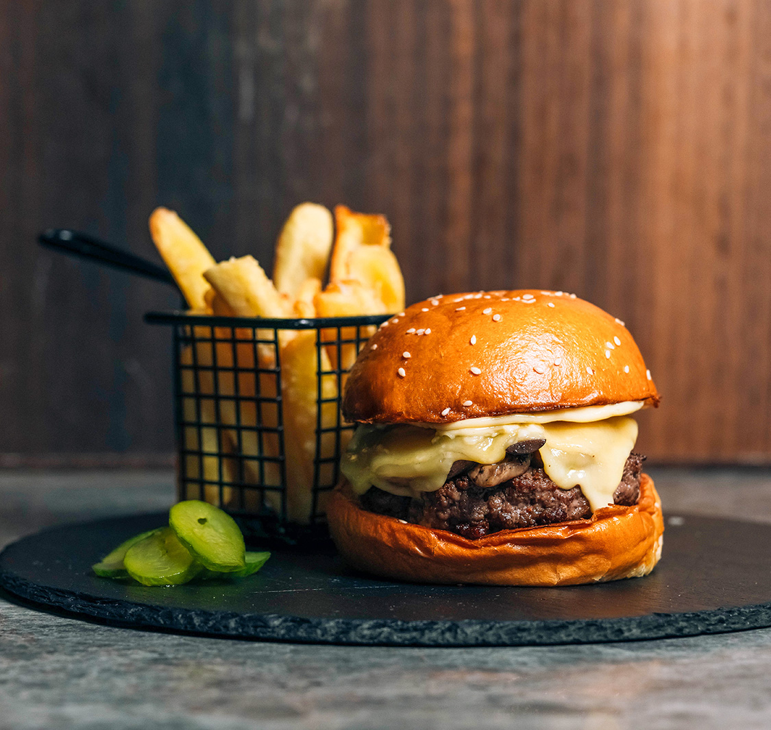 مطعم وكافيه كوينس