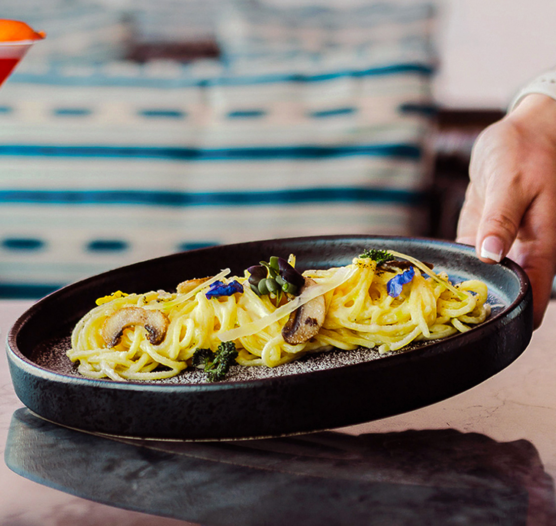 Raia Restaurant & Lounge