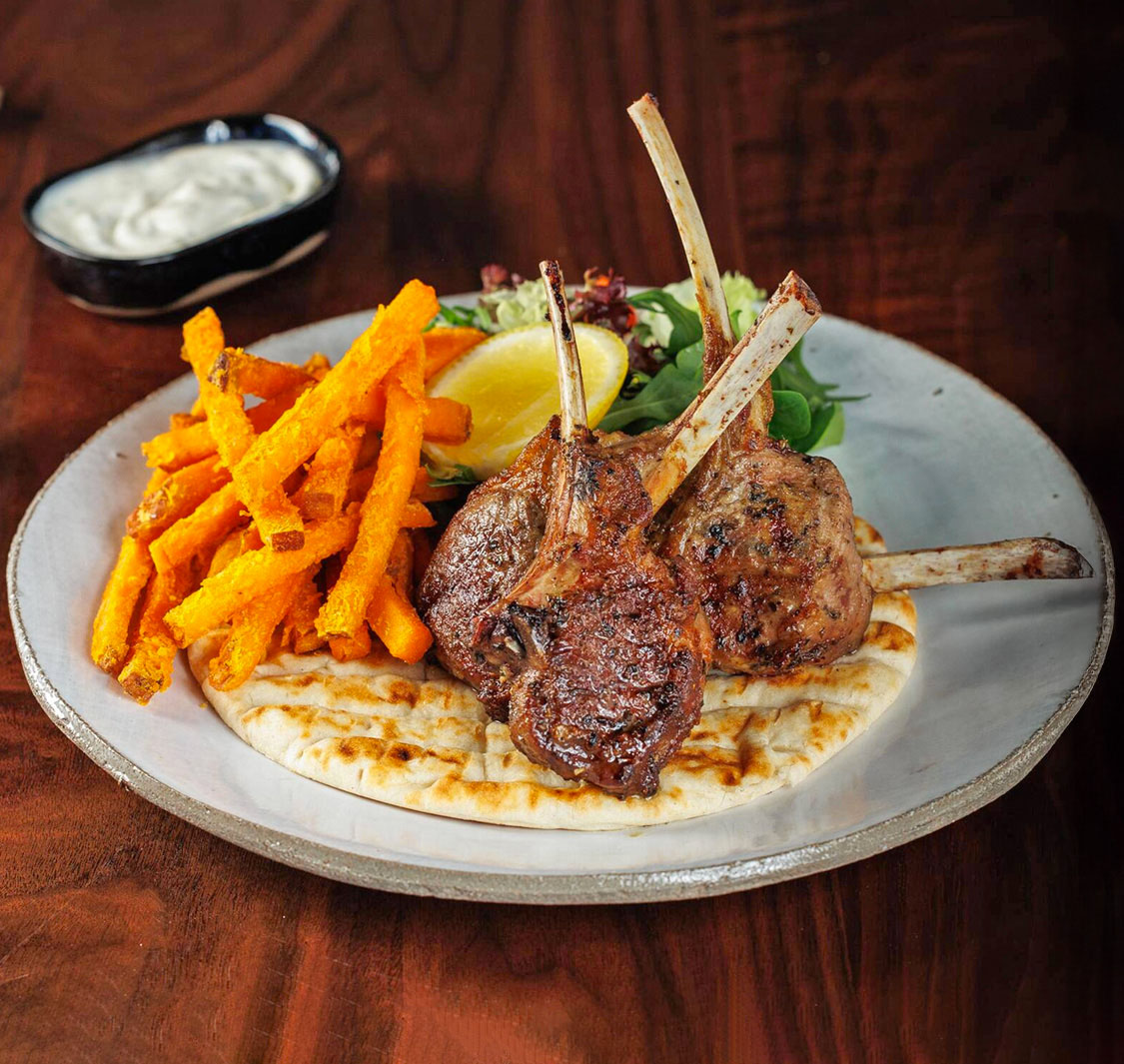 Raia Restaurant & Lounge