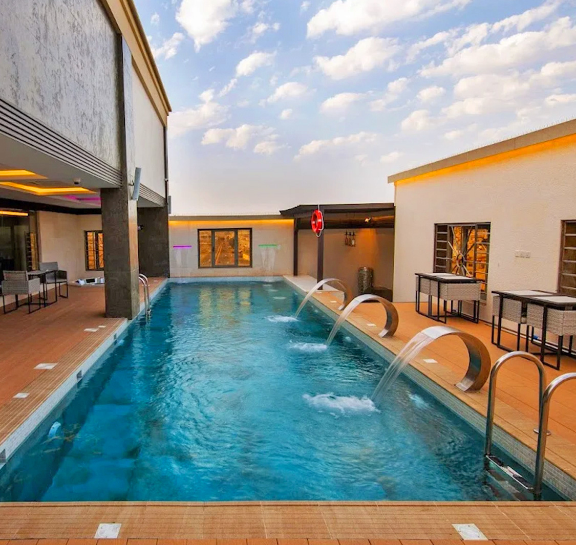 Redwaves Pool