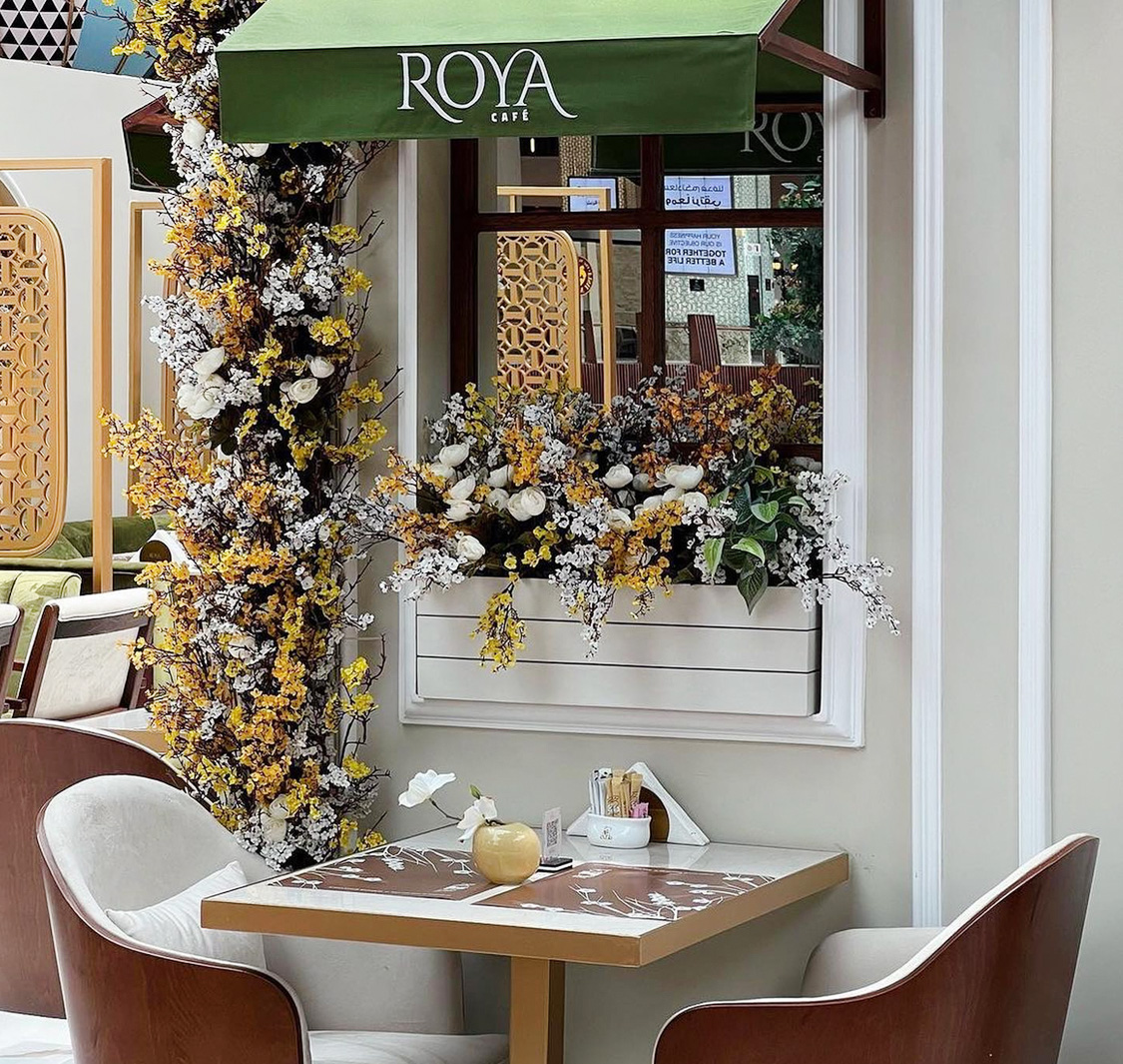 Roya Cafe