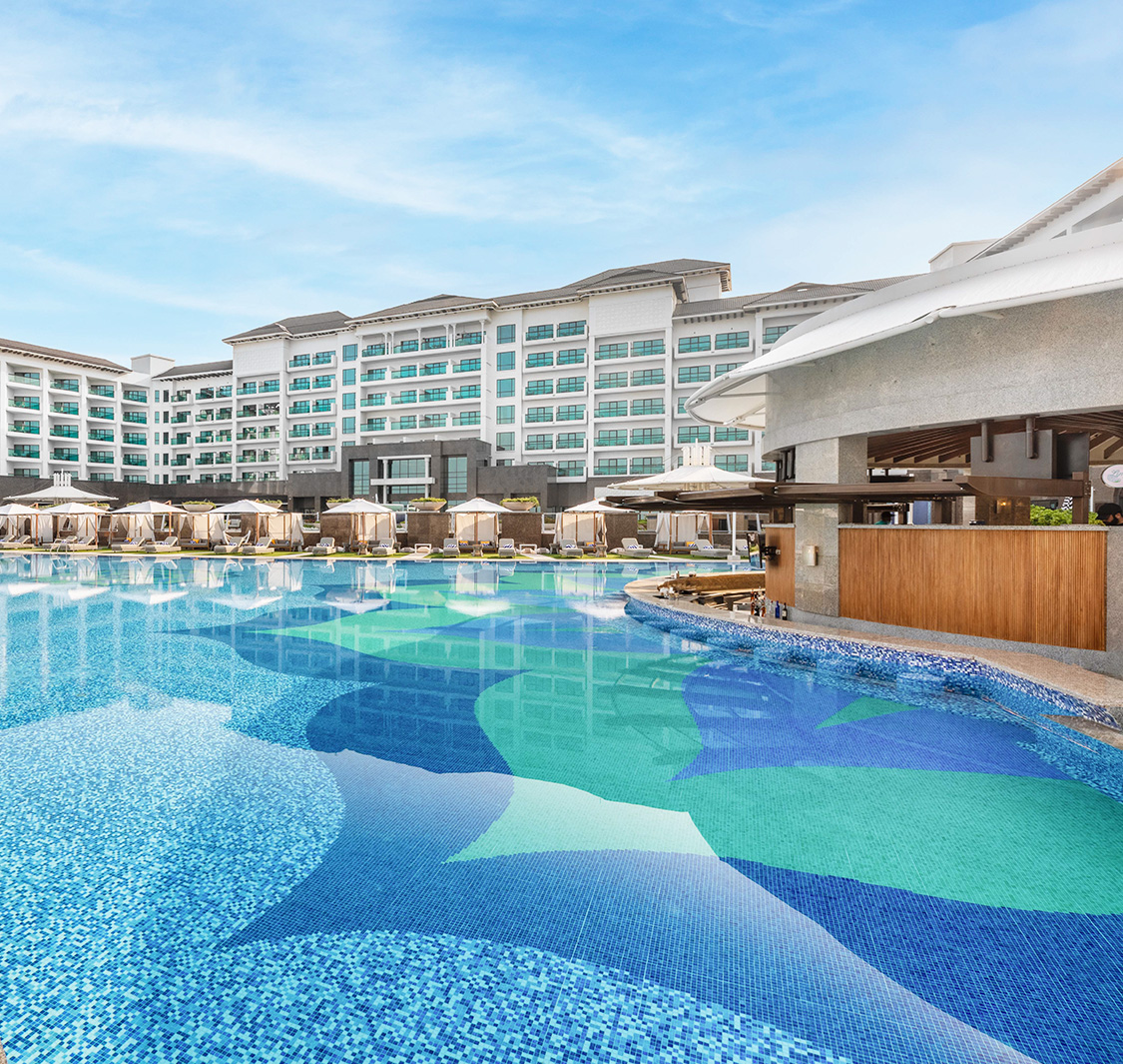 Taj Exotica Resort & Spa The Palm - Pool & Beach