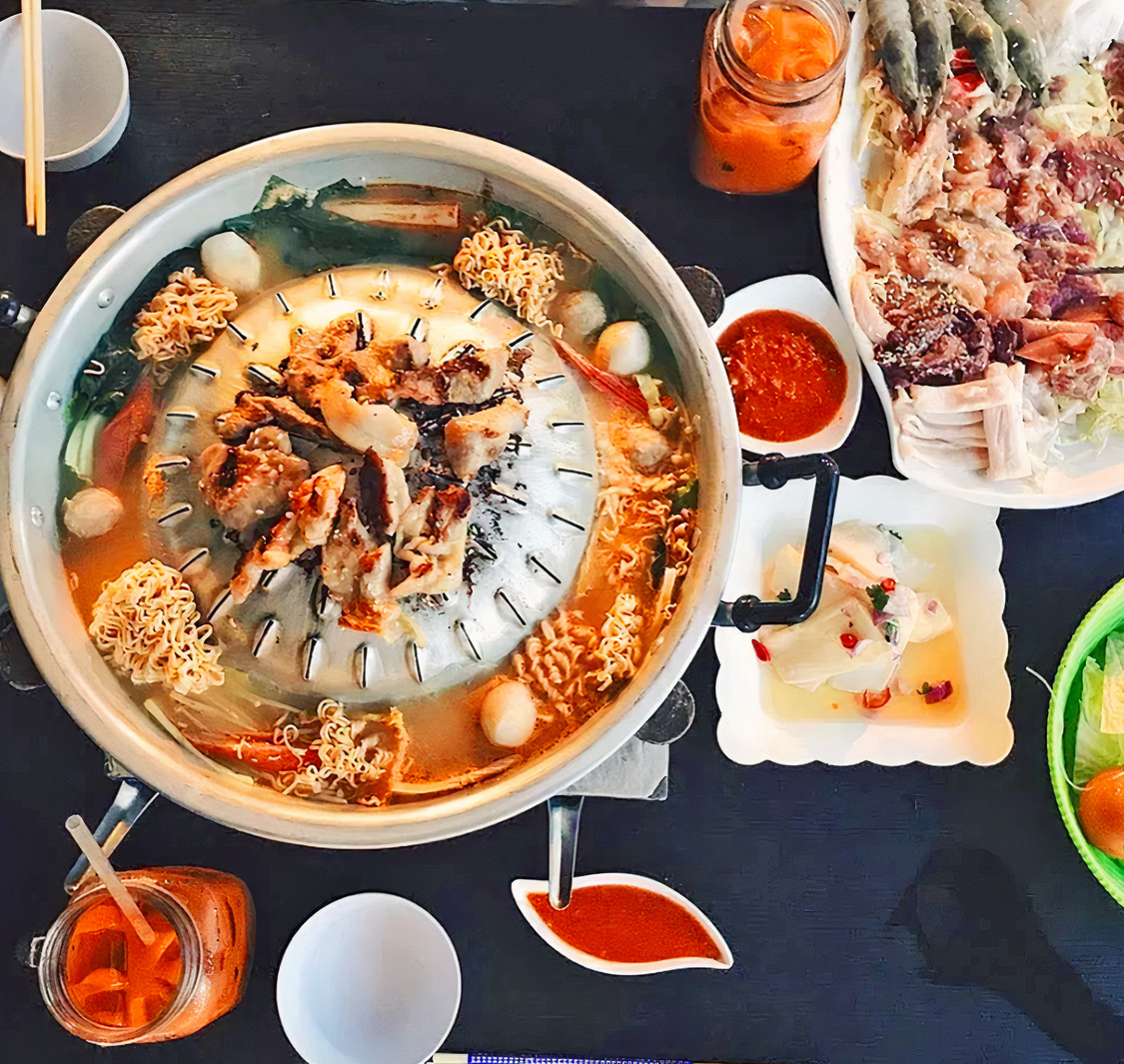 Tha Siam Charcoal Mookata