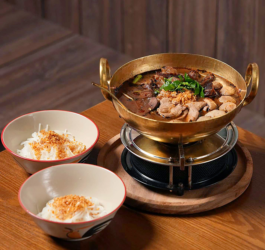 Thachang Thai Restaurant and Bar