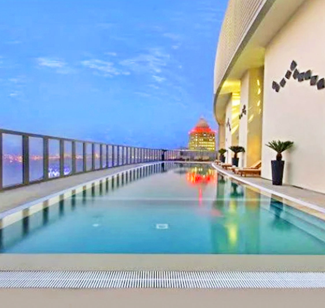 The Curve Hotel Pool