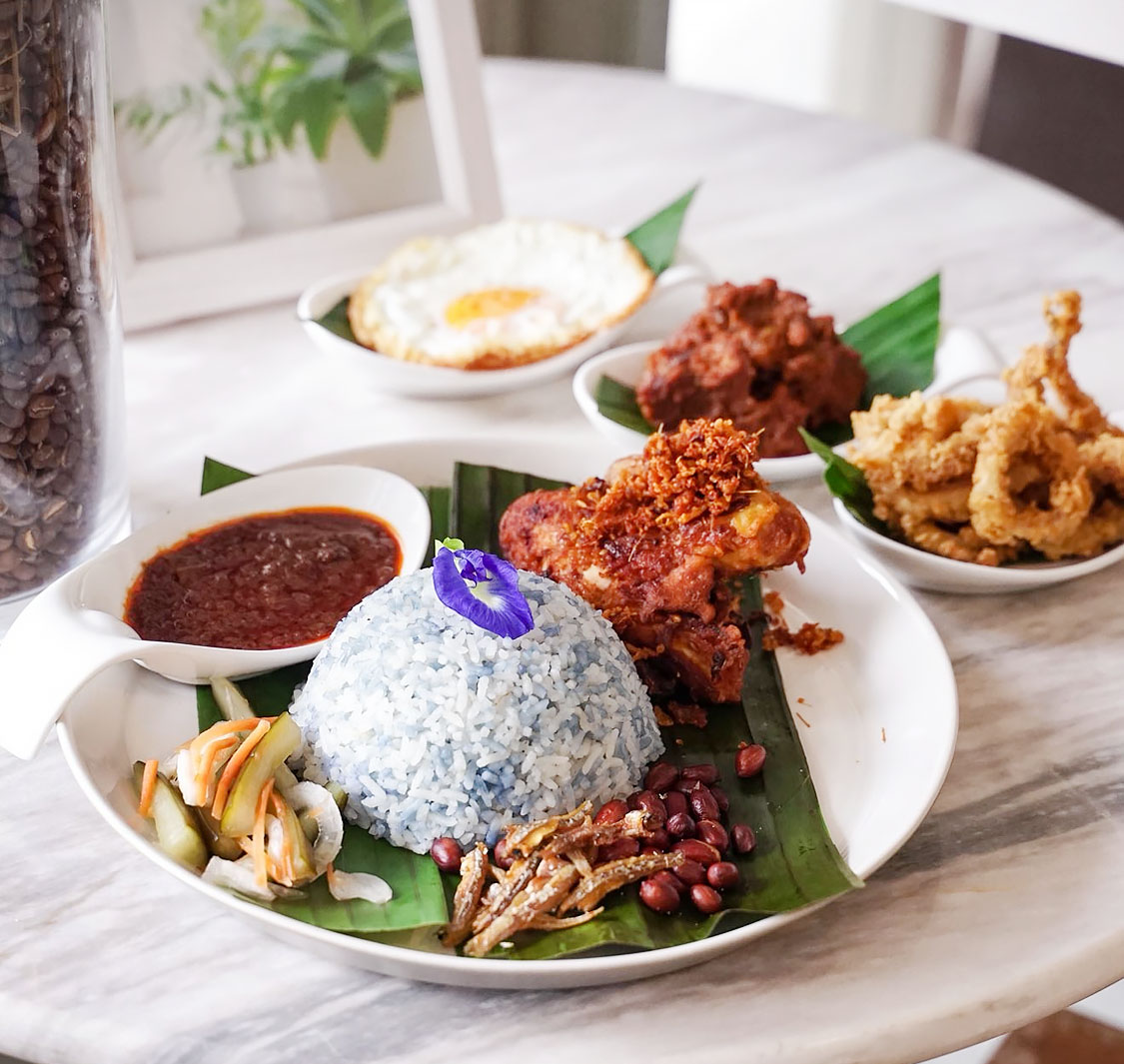 The Replacement - Lodge & Kitchen