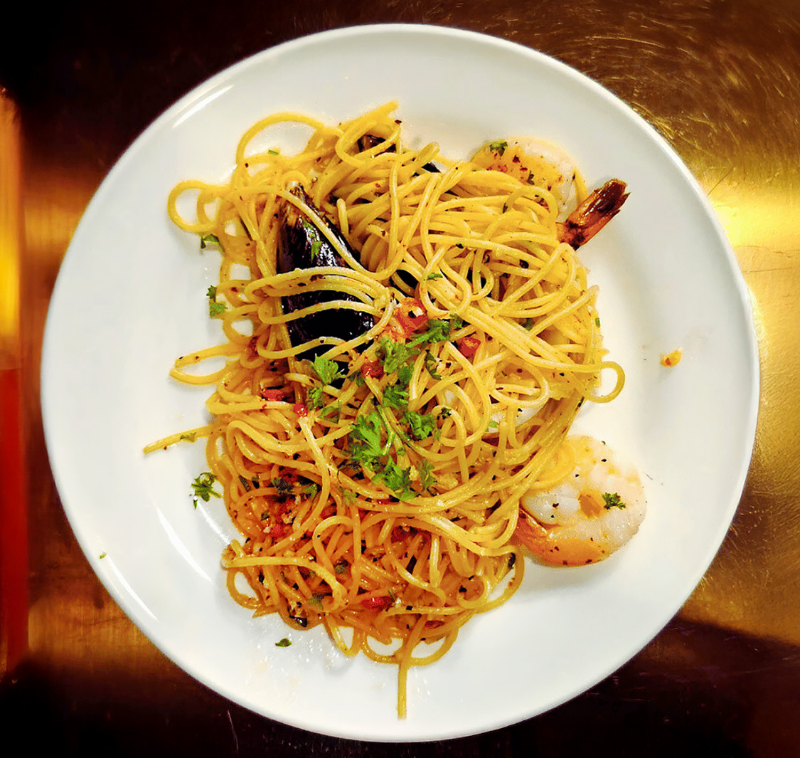 The Shakehouse by Love, Food Club