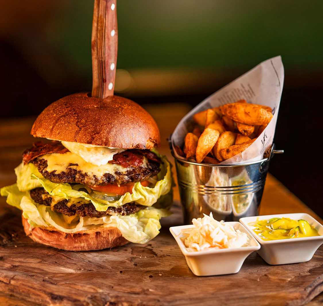 الحانة السرية