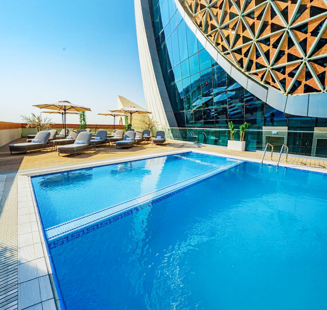 Velero Hotel Pool & Gym