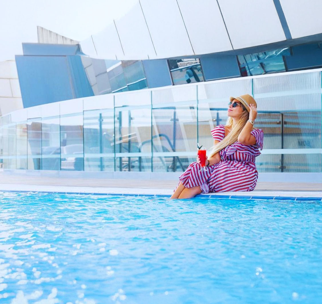 Velero Hotel Pool & Gym
