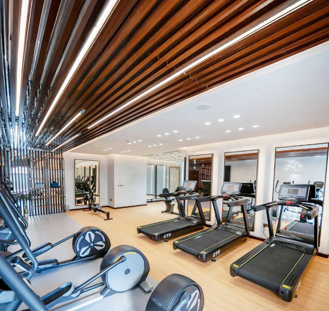 Velero Hotel Pool & Gym