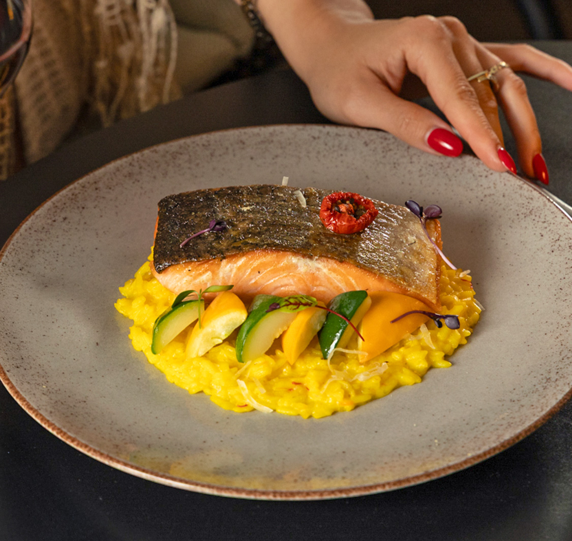 Windows Bar & Lounge